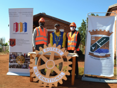 Pose de la première pierre du centre d&rsquo;adduction d&rsquo;eau à Antsirabe