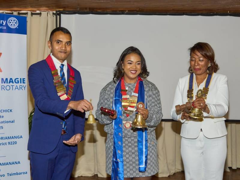 Passation de colliers du Rotary Club Antananarivo Tsimbaroa 2024-2025 : La magie opère