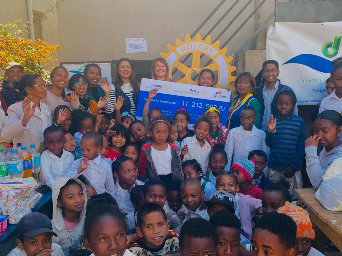 Soutien scolaire pour l&rsquo;Association Dina Ambohibao avec le Rotary Club Paris Lumière