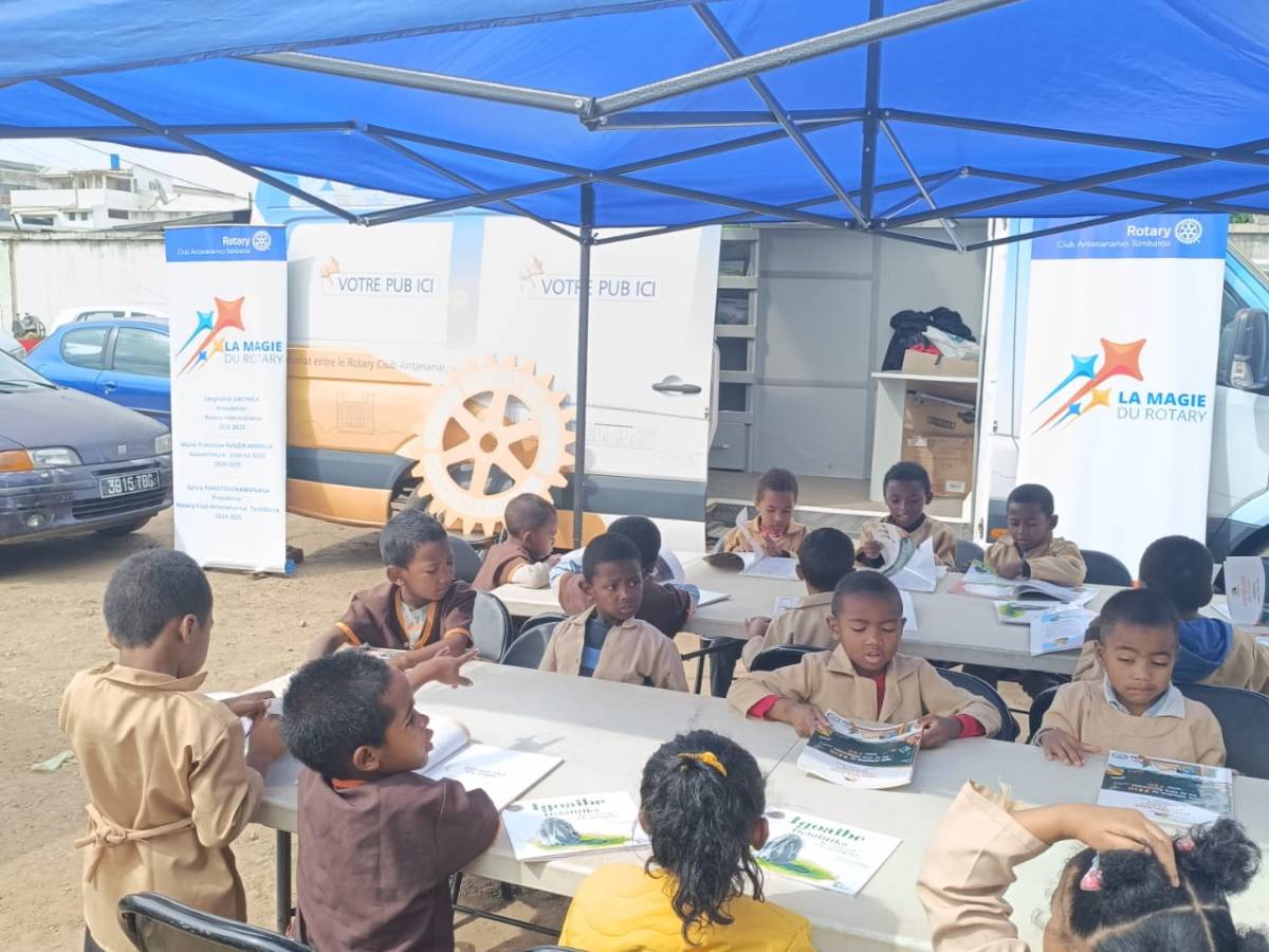 Bibliobus – Plus fort que le Glaive est ma Plume