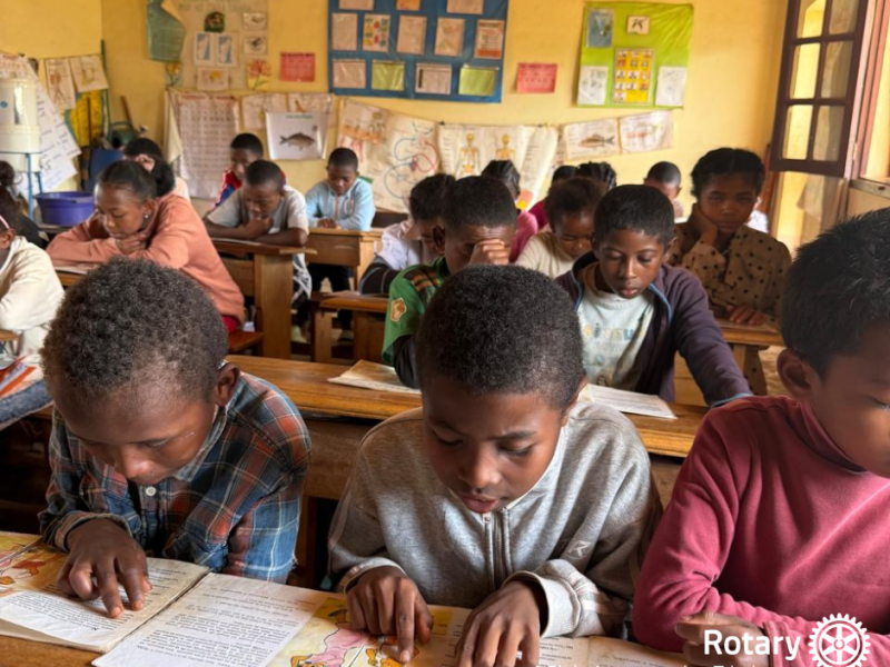 Arrivée du Bibliobus à l&rsquo;EPP Ampahibato